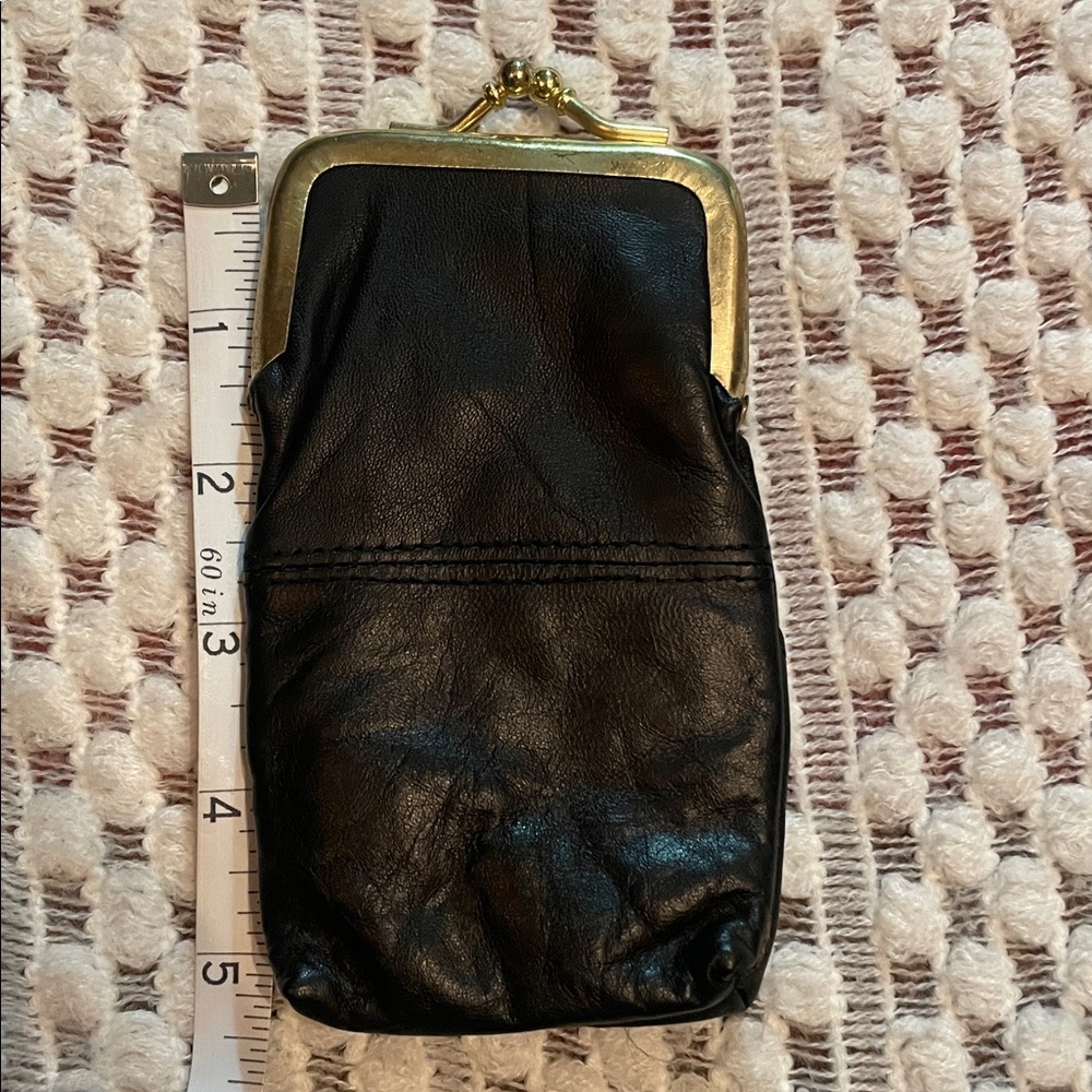 NWOT Vintage Black Leather Coin/Cigarette Purse with Gold Kiss Lock Closure. - Picture 4 of 12
